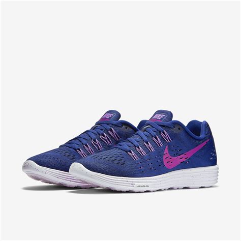 royal blue nike shoes women's.